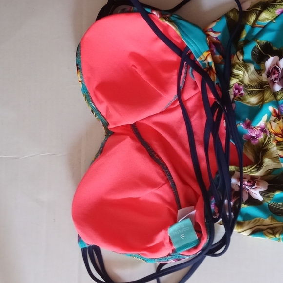 🐳Coastal Blue Women's One Piece Swimsuit. Size M - Picture 9 of 12